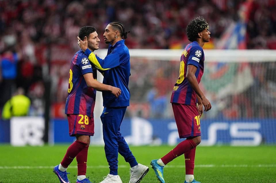 破防?巴萨8000万巨星手势嘲讽马竞:下轮欧冠就回家!遭7万人猛烈嘘声